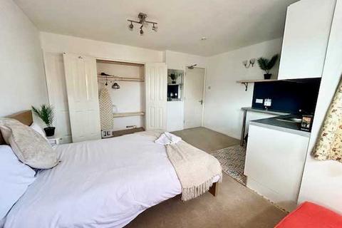 Studio to rent, Sackville Road, Room 5, Brighton