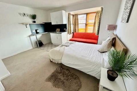 Studio to rent, Sackville Road, Room 5, Brighton