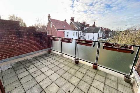 Studio to rent, Sackville Road, Room 5, Brighton