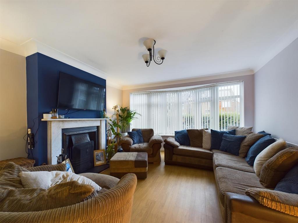 Lounge 1.jpg