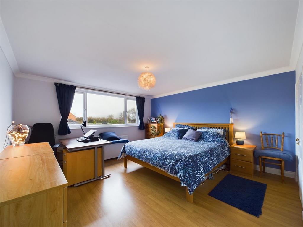 Bed 1.jpg