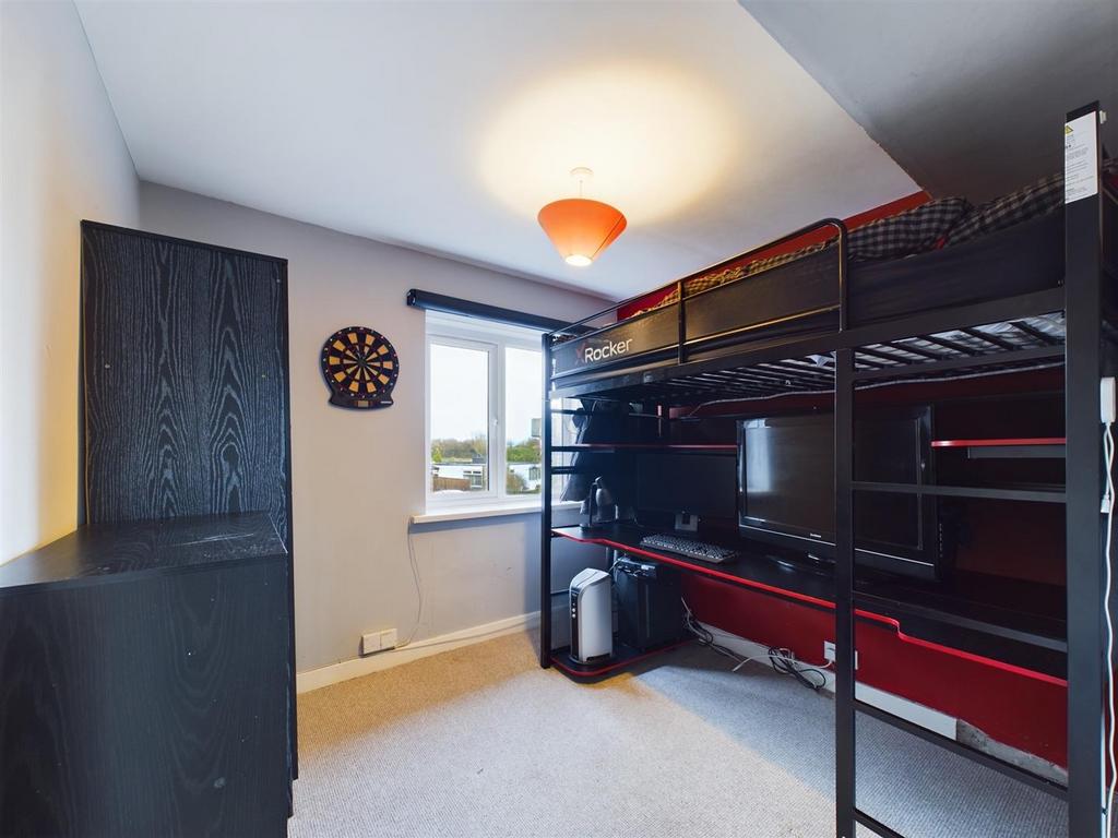 Bed 4.jpg