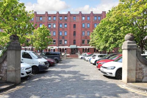 2 bedroom flat to rent, Chapel Lane, ,