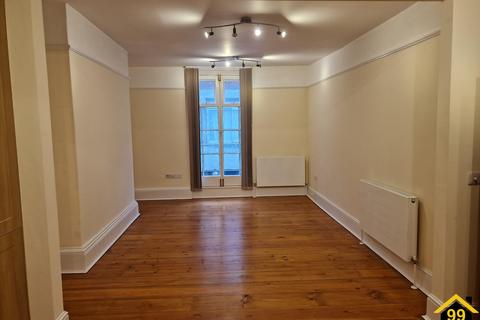 2 bedroom flat to rent, Temple Street, Aylesbury, Buckinghamshire, HP20