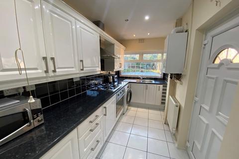 3 bedroom semi-detached house to rent, Birmingham B42