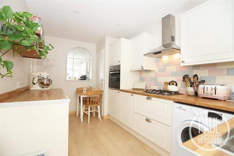 3 bedroom terraced bungalow for sale, Lloyds Avenue, Kessingland, NR33