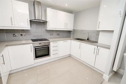 8 Coleridge Way, Borehamwood, WD6 2AR
