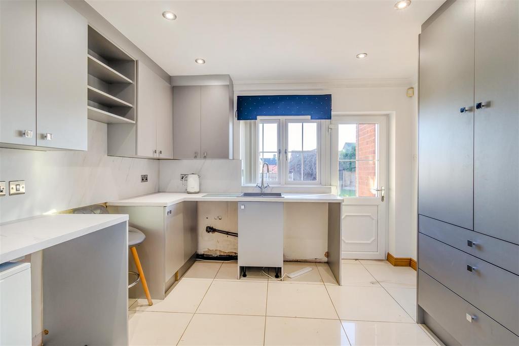 8630613-interior23.jpg