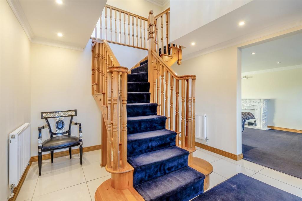 8630613-interior14.jpg