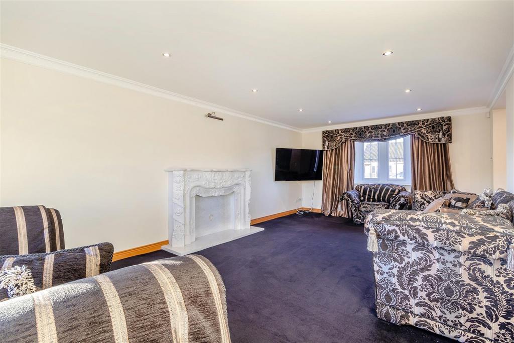 8630613-interior17.jpg