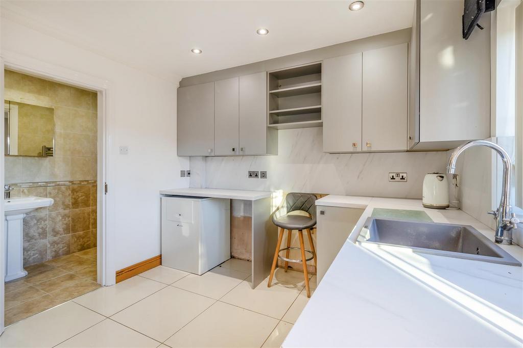 8630613-interior22.jpg