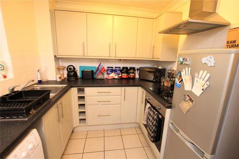 2 bedroom terraced house to rent, Denbigh Close, Totton SO40