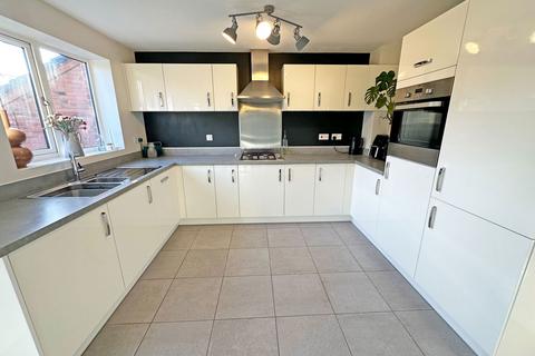 22 Pastures Drive, Tidbury Green, Solihull, B90 1US