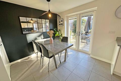 22 Pastures Drive, Tidbury Green, Solihull, B90 1US