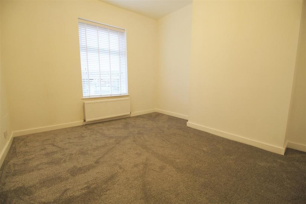 Bedroom 1.jpg