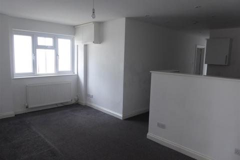 2 bedroom flat to rent, Grange Road, Ramsgate CT11