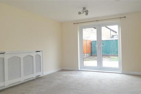 2 bedroom bungalow to rent, Green Lane, Peterborough