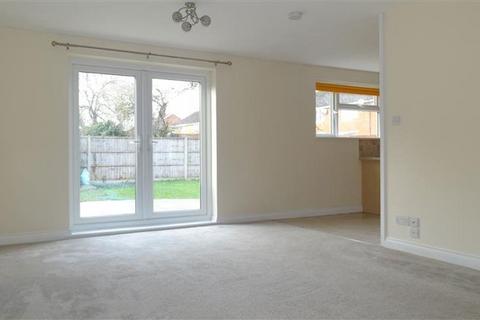 2 bedroom bungalow to rent, Green Lane, Peterborough