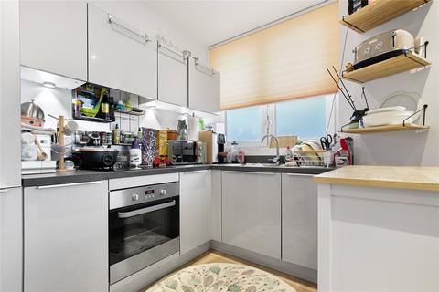 2 bedroom apartment for sale, High Street, Bracknell, Berkshire, RG12