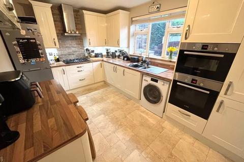 3 bedroom terraced house for sale, Brierley Hill DY5