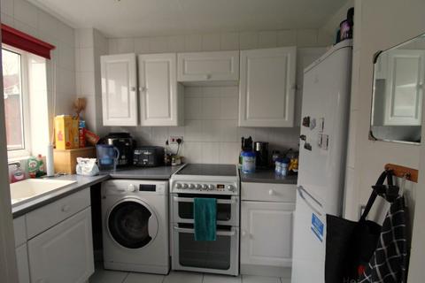 2 bedroom terraced house to rent, Sycamore Close, Pinewood, IP8