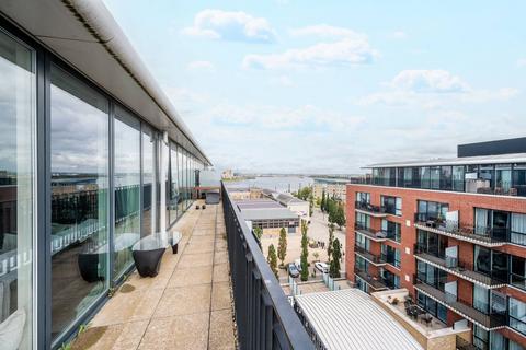 2 bedroom penthouse to rent, Tyger House, Woolwich Riverside, London, SE18