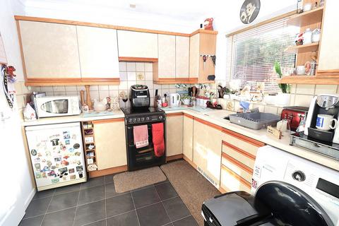 3 bedroom end of terrace house for sale, Collier Close, Farnborough GU14