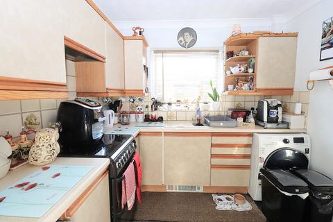 3 bedroom end of terrace house for sale, Collier Close, Farnborough GU14