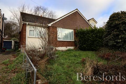 2 bedroom bungalow for sale, Outwood Farm Road, Billericay, CM11