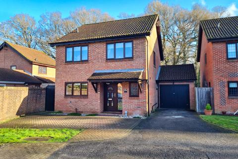 3 bedroom detached house for sale, Roundhouse Drive, Totton SO40