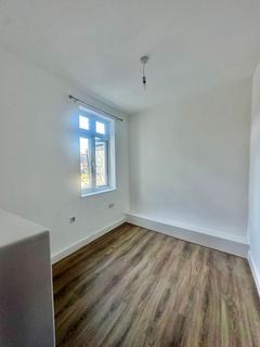 3 bedroom terraced house to rent, Mayville Road, Leytonstone, E11