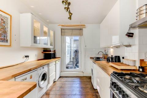 2 bedroom maisonette to rent, Hove Place, Hove