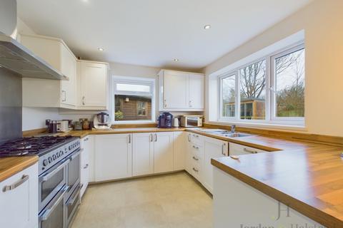 4 bedroom semi-detached house for sale, Chestnut Close, Cheshire CH2