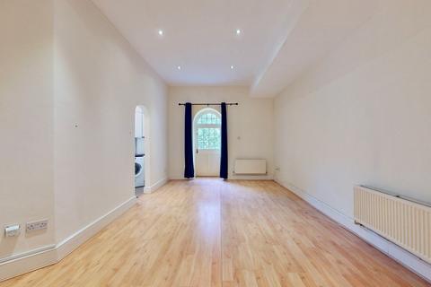 2 bedroom apartment to rent, West Park Road, Southall, UB2