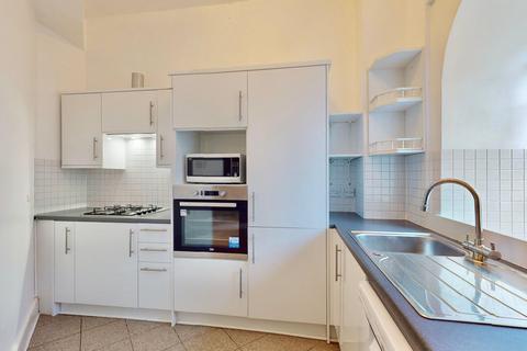 2 bedroom apartment to rent, West Park Road, Southall, UB2