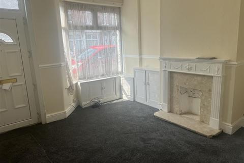 3 bedroom terraced house to rent, Dora Street, Walsall