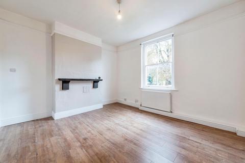 2 bedroom flat to rent, Carter Gate, Newark, NG24