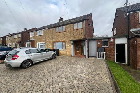 3 bedroom semi-detached house to rent, Bletchley