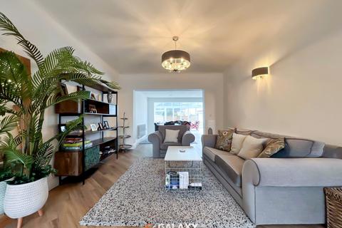 116 Burns Way, Hounslow, TW5 9BB