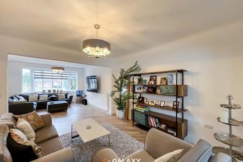 116 Burns Way, Hounslow, TW5 9BB