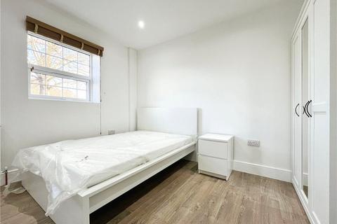 1 bedroom in a house share to rent, Kestrel Avenue, Staines-upon-Thames, Surrey, TW18