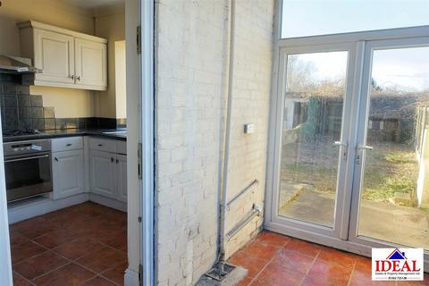 2 bedroom end of terrace house for sale, Selby Road, Askern, Doncaster