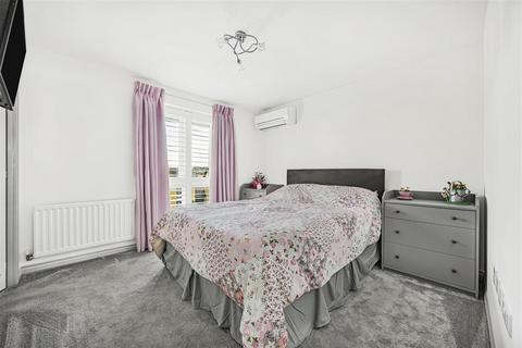 undefined, Clover Drive, Cheltenham