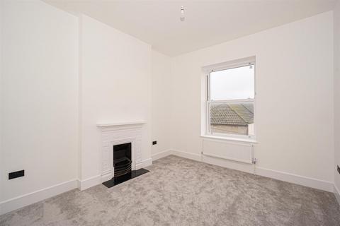 2 bedroom flat for sale, Bexhill Road, St. Leonards-On-Sea