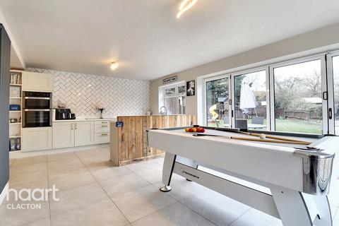 4 bedroom semi-detached house for sale, Golden Lane, CLACTON-ON-SEA