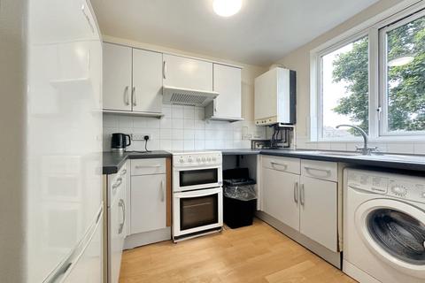 2 bedroom flat to rent, Whitehall Road, Uxbridge, Greater London