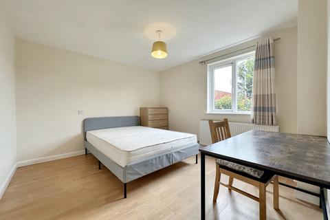 2 bedroom flat to rent, Whitehall Road, Uxbridge, Greater London