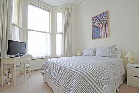 1 bedroom flat to rent, Fairholme Road, London W14