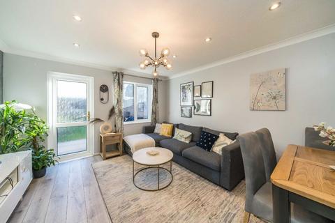 14 Haygreen Close, Kingston Upon Thames, KT2 7TS