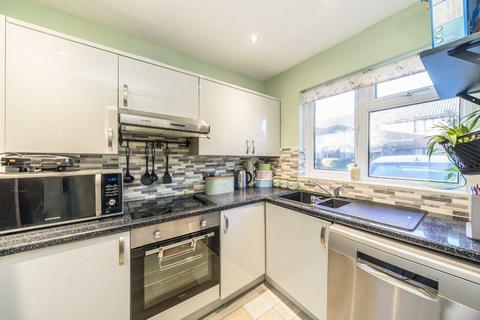 14 Haygreen Close, Kingston Upon Thames, KT2 7TS